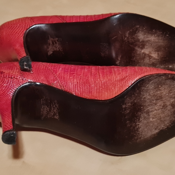 Lopez Taibo - Argentinian Handmade Pump and Purse - Picture 4 of 7